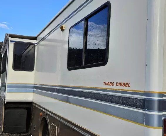 1999 FLEETWOOD BOUNDER full