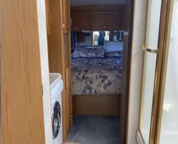 1999 FLEETWOOD BOUNDER full