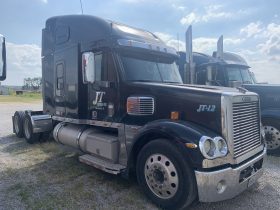 2005 Freightliner Coronado 132