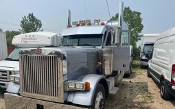 2000 Peterbilt 379