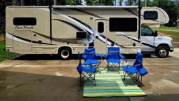 2017 THOR MOTOR COACH FOUR WINDS 31E