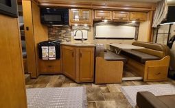 2017 THOR MOTOR COACH FOUR WINDS 31E full