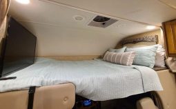 2017 THOR MOTOR COACH FOUR WINDS 31E full