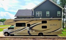 2017 THOR MOTOR COACH FOUR WINDS 31E full