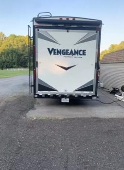 2019 Forest River Vengeance Touring Edition 381L12-6 full