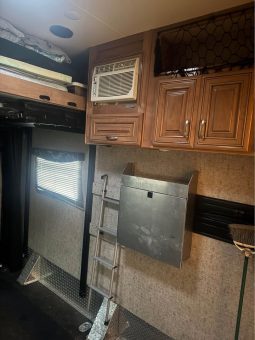 2018 Thor Motor Coach 37 BG full